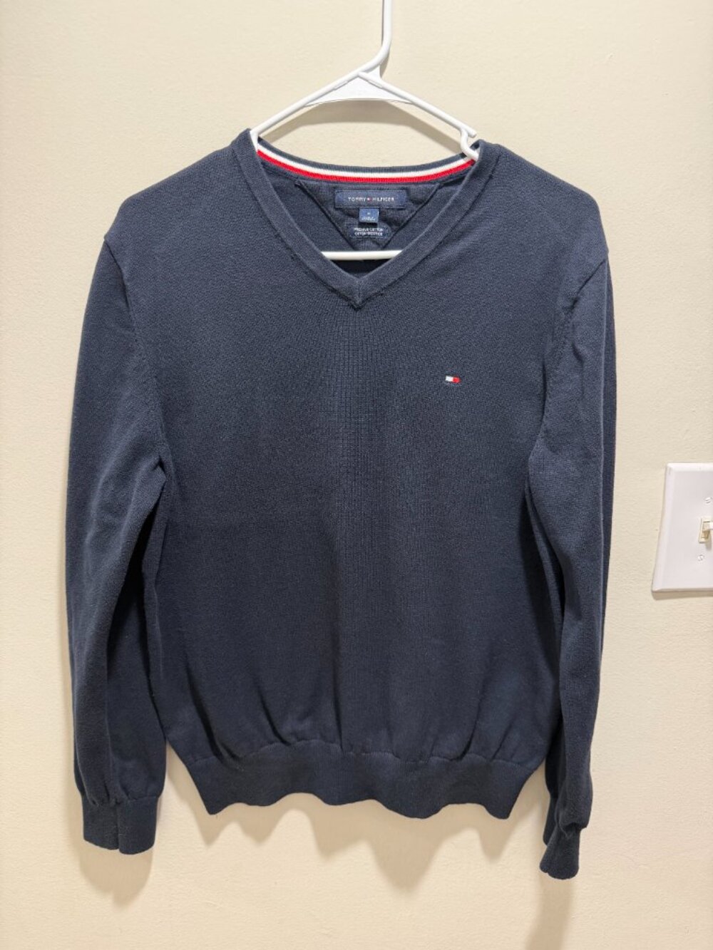 Tommy Hilfiger Men's Blue V-Neck Sweater Flag Logo Cotton Pullover